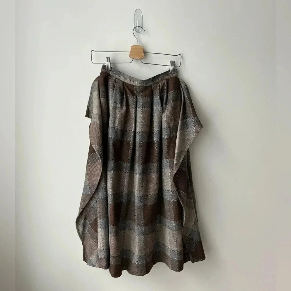 Vintage 90’s high waist wool plaid ruffle  midi skirt